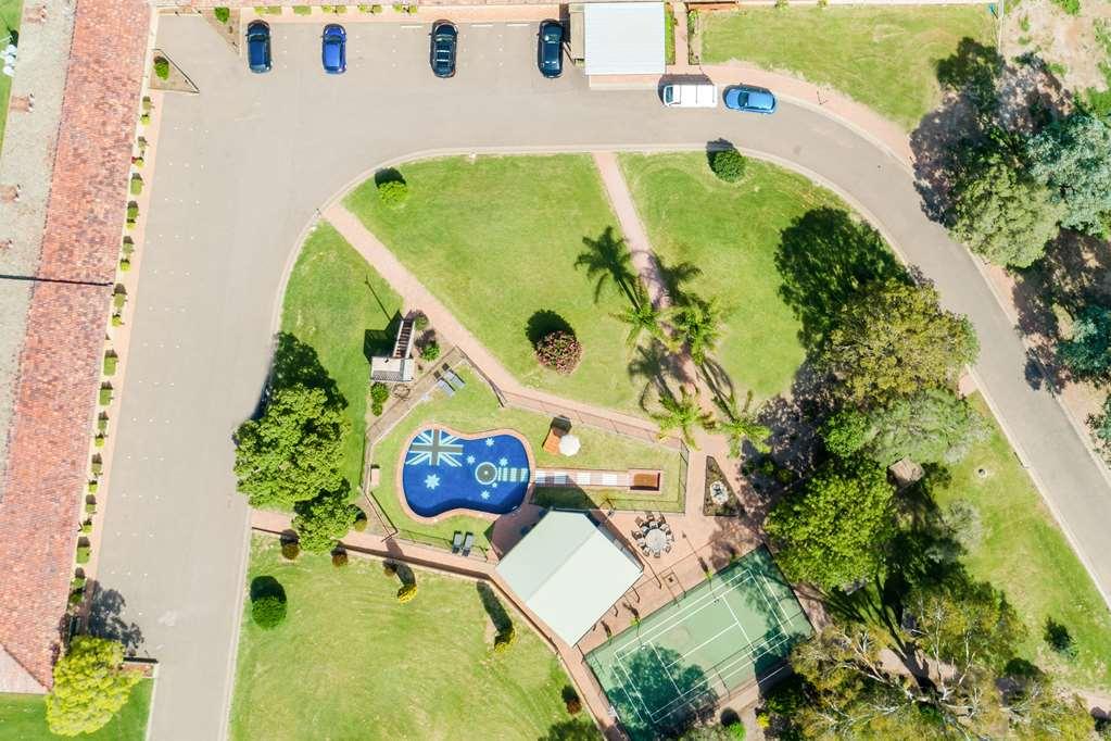 Econo Lodge Savannah Park Тамуорт Экстерьер фото