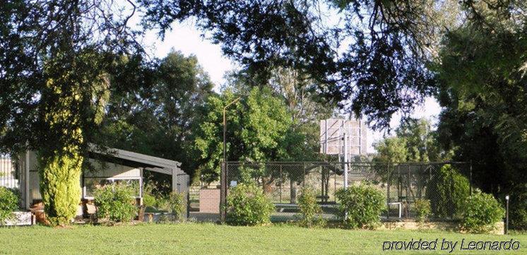 Econo Lodge Savannah Park Тамуорт Экстерьер фото